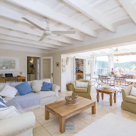 Lovely Family Sleeps 8, With Stunning Views *