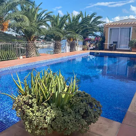 Lovely Family Sleeps 8, With Stunning Views Villa